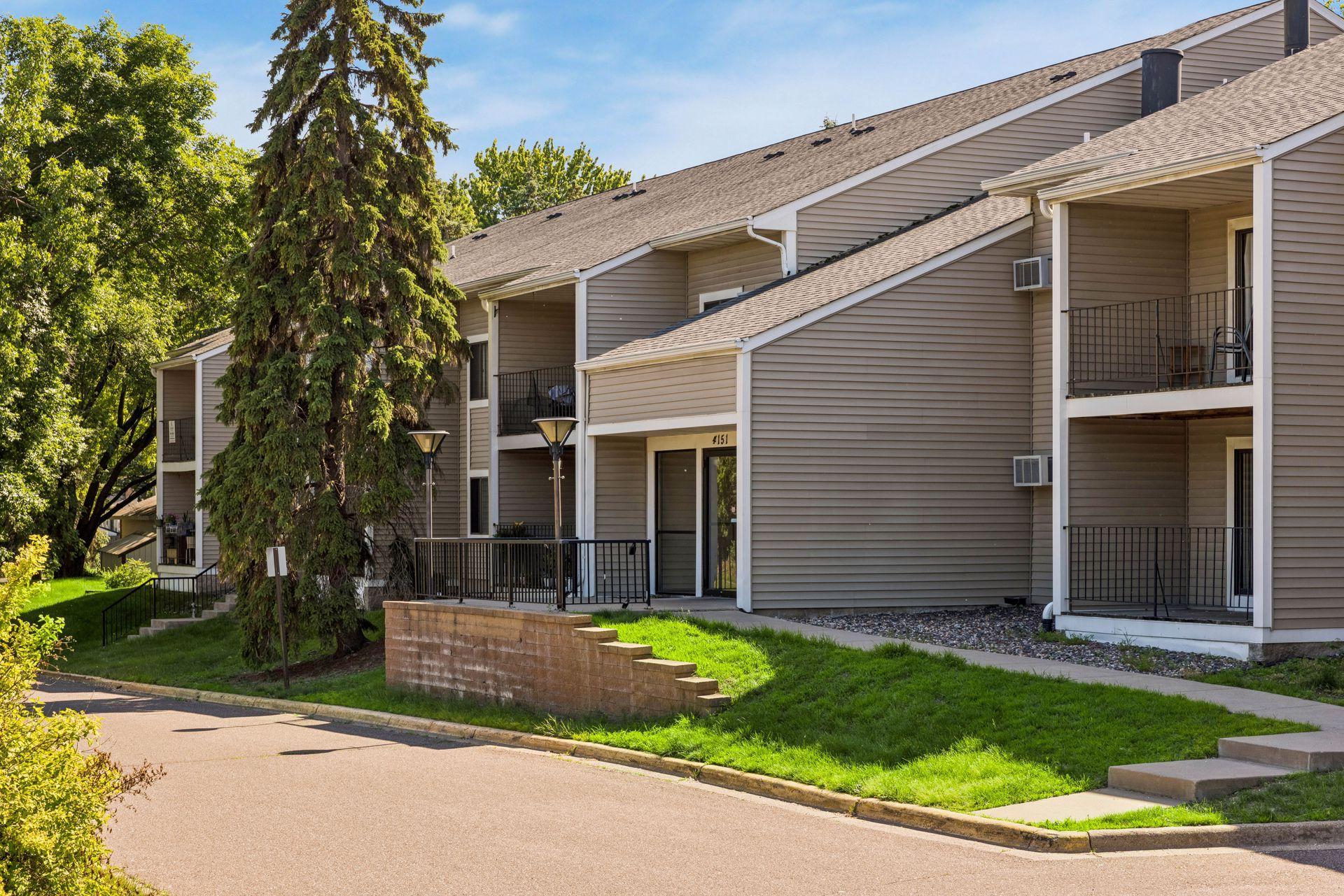 4151 Boone Avenue North -Front Entrance - 0037.jpg