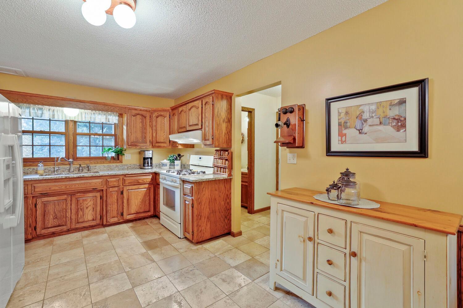The kitchen and dining combined, offer so much extra space.