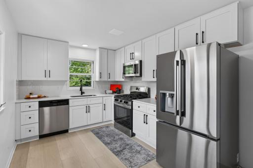837 Mcknight Road N, Saint Paul, MN 55119
