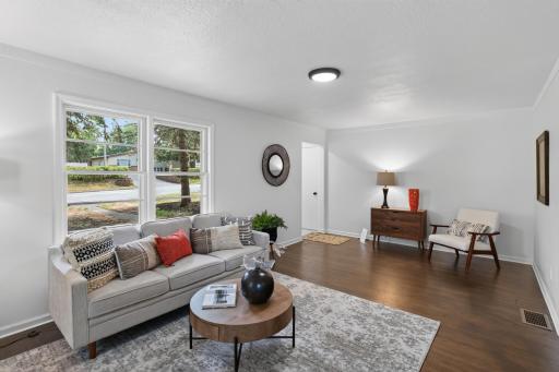 837 Mcknight Road N, Saint Paul, MN 55119