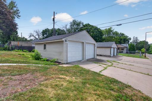 837 Mcknight Road N, Saint Paul, MN 55119