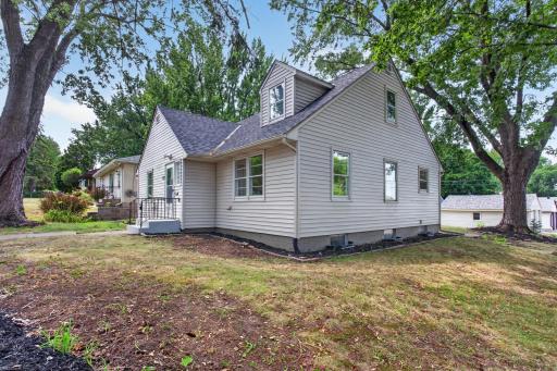 837 Mcknight Road N, Saint Paul, MN 55119