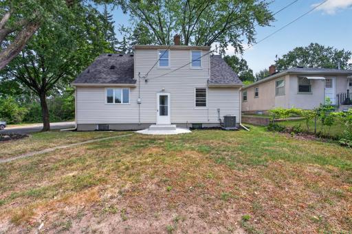 837 Mcknight Road N, Saint Paul, MN 55119