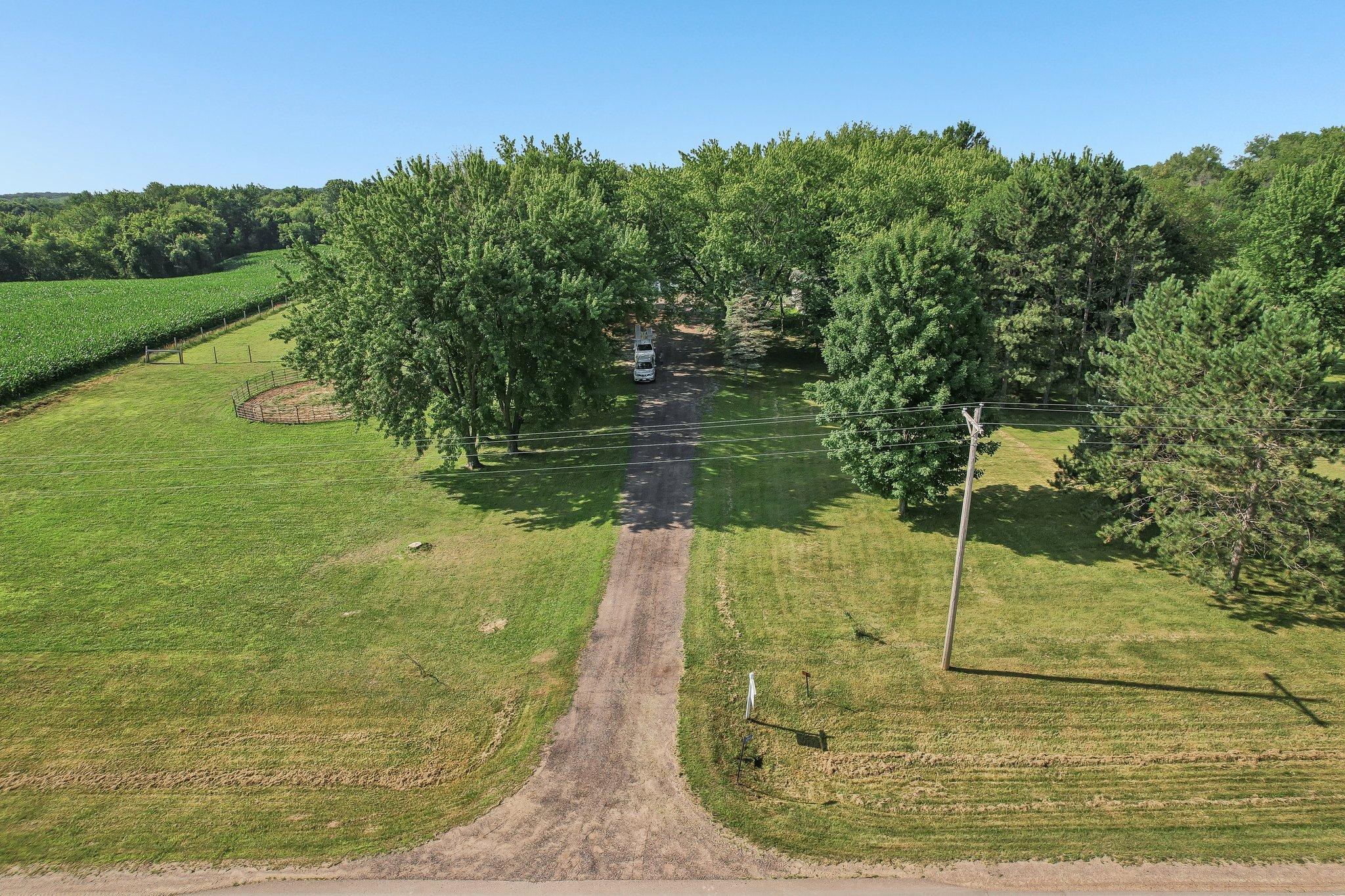 33-web-or-mls-County Road 6-S1207-033.jpg