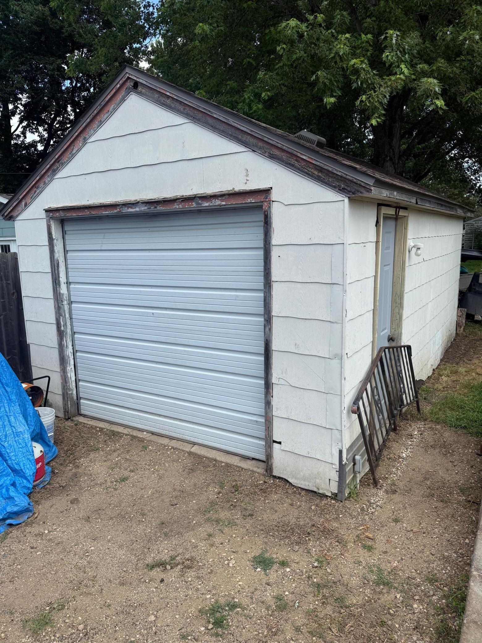 Detached single garage