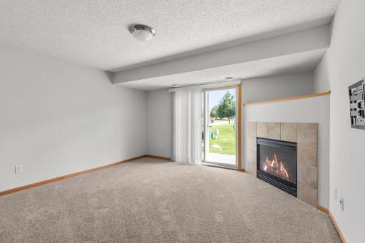 21-web-or-mls-4244 Jarmann Ln-15.jpg