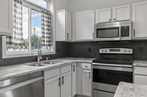 14-web-or-mls-4244 Jarmann Ln-54.jpg