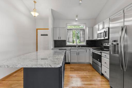 13-web-or-mls-4244 Jarmann Ln-48.jpg