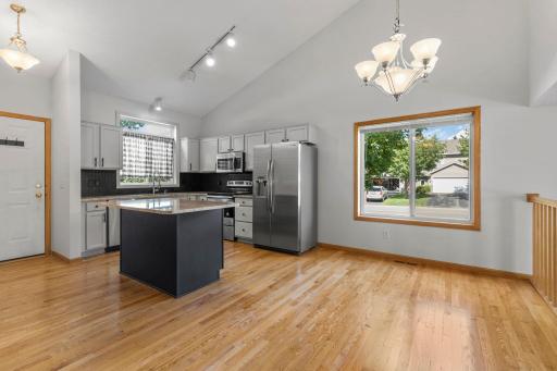 11-web-or-mls-4244 Jarmann Ln-42.jpg