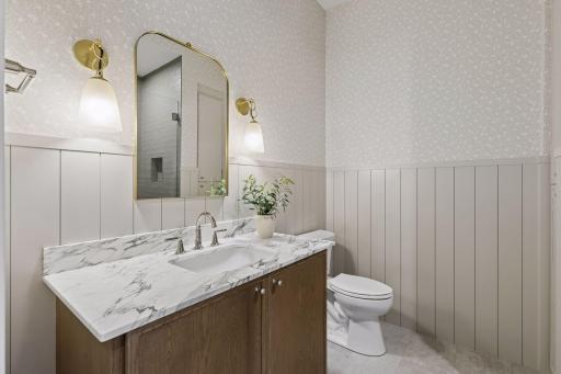 Main floor 3/4 guest bathroom