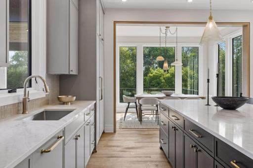 Easy kitchen service to the dining room