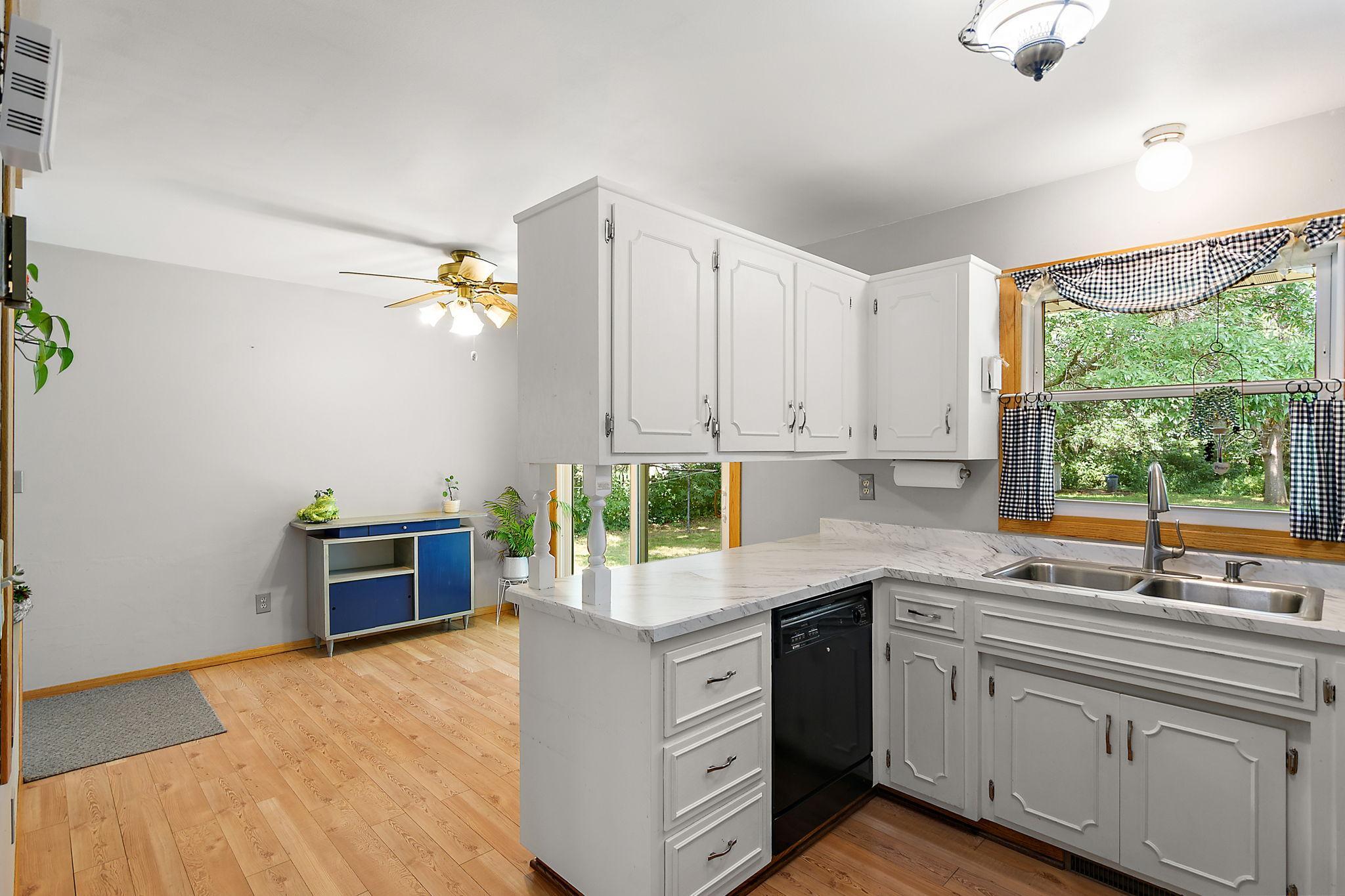 Kitchen/dining area