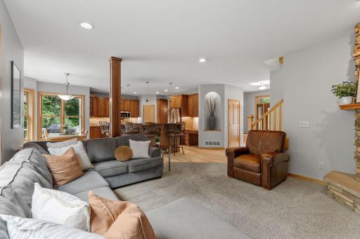 28-web-or-mls-20830 Odell Ct N-28.jpg