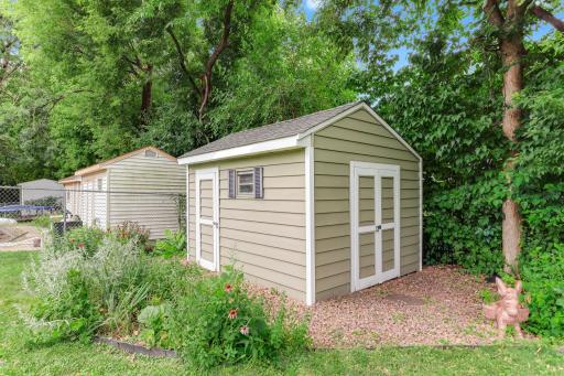 525 Lakewood Drive S, Maplewood, MN 55119