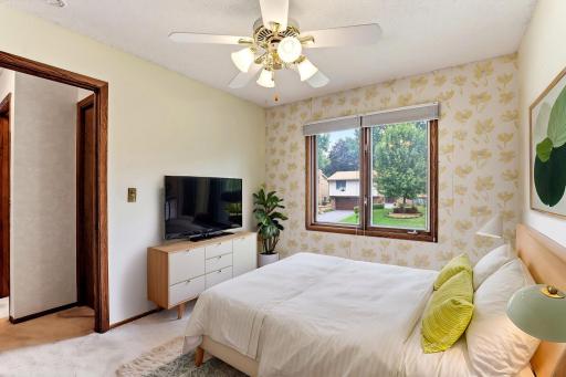 18-web-or-mls-525-Lakewood-Dr-S-14-Staged.jpeg