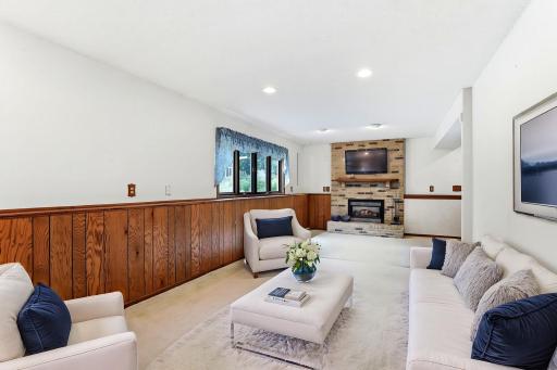 27-web-or-mls-525-Lakewood-Dr-S-21-Staged.jpeg
