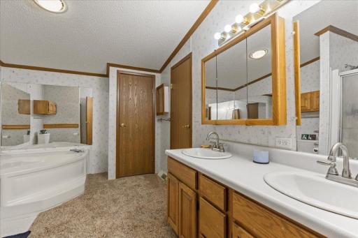 Private Primary Full Bath / 12x8