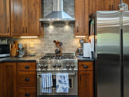 1216 Oak Drive, Montevideo, MN 56265