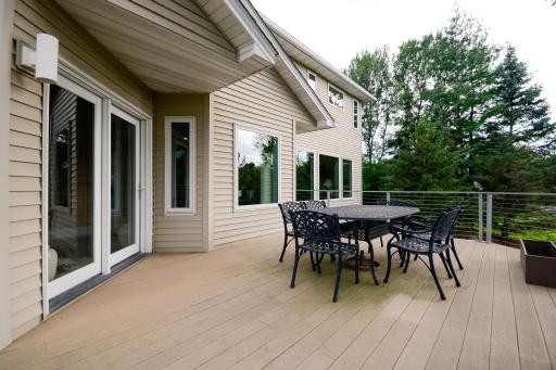 Spacious maintenance free deck