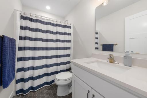 29 bathroom.jpg
