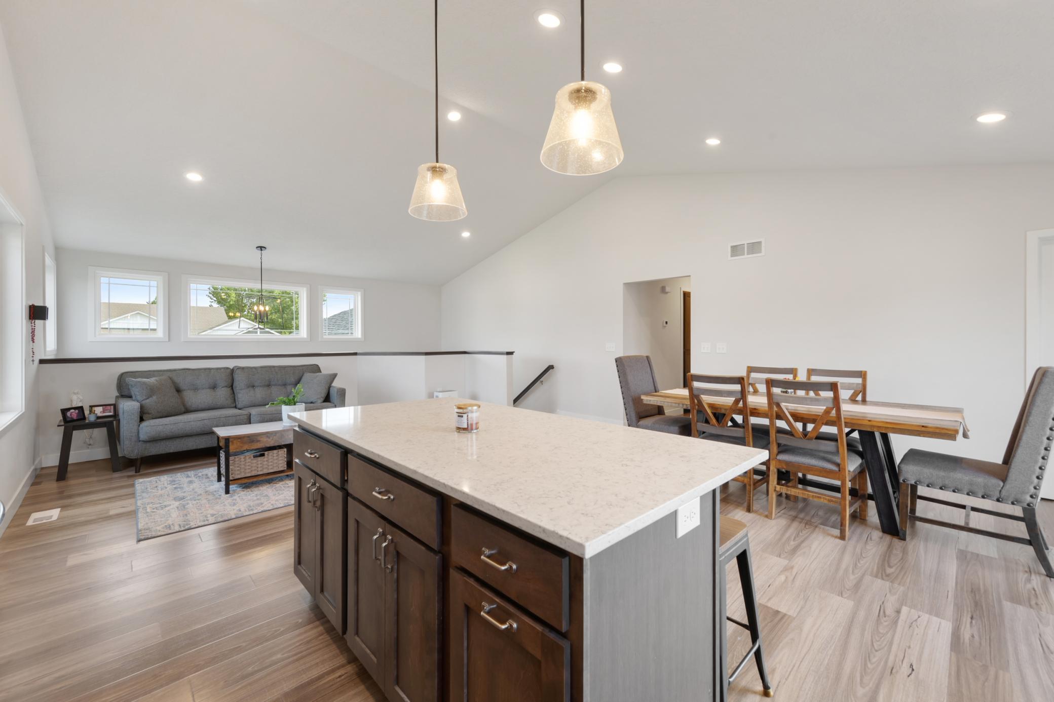 23 kitchen.jpg