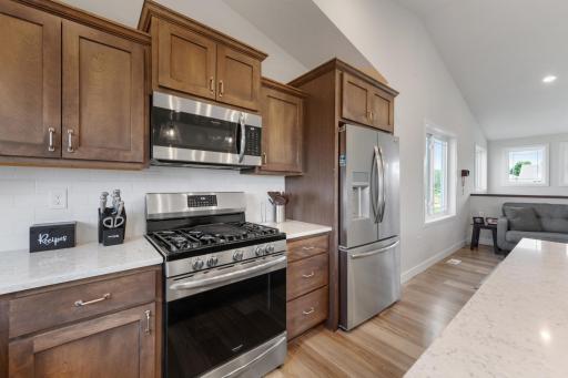 21 kitchen.jpg