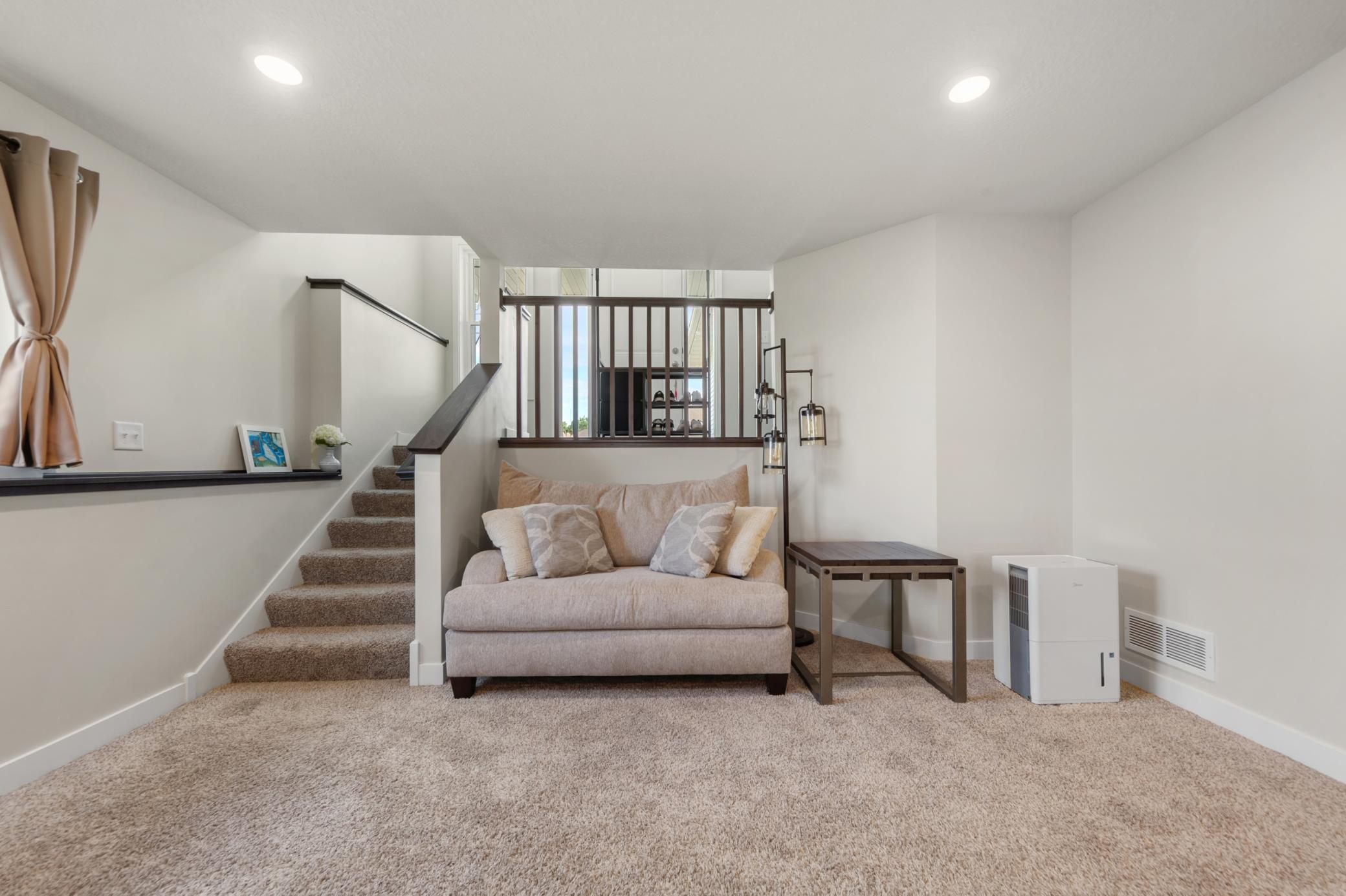 37 family room_lower.jpg