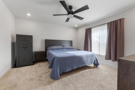 30 main bedroom.jpg
