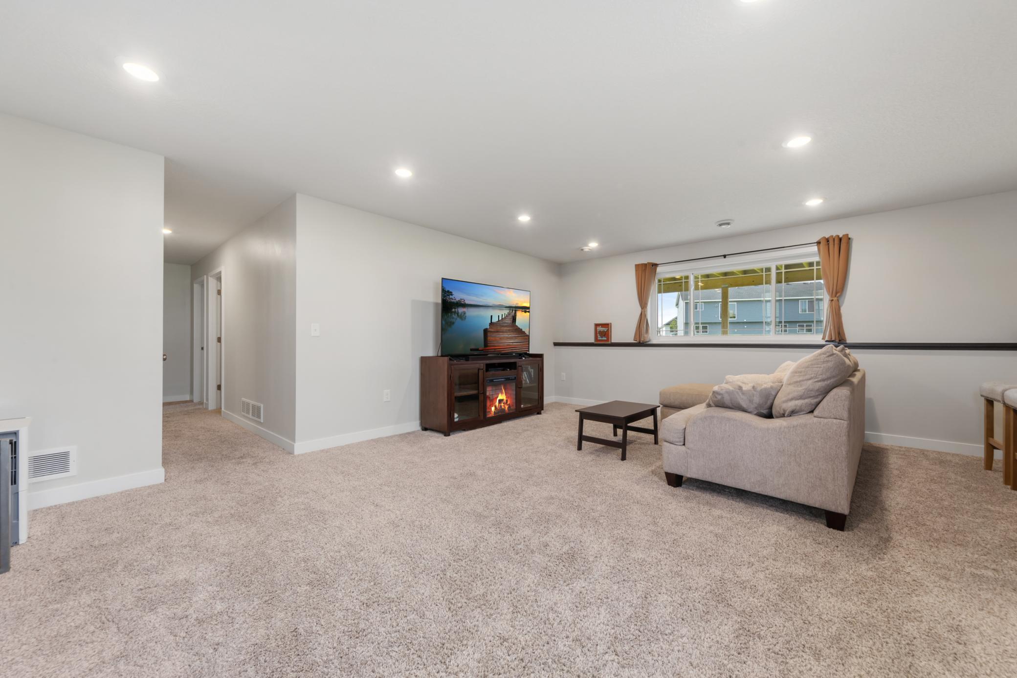 34 family room_lower.jpg