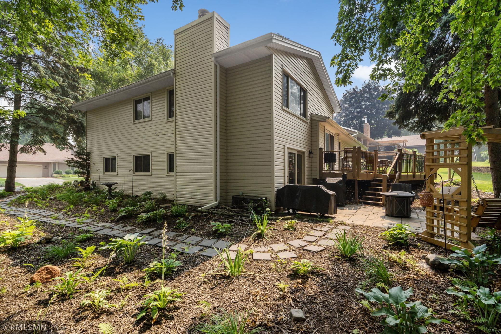 9-web-or-mls-10581_Lake_Fall_Dr_Eden_Prairie_MN__0008_copy.jpg