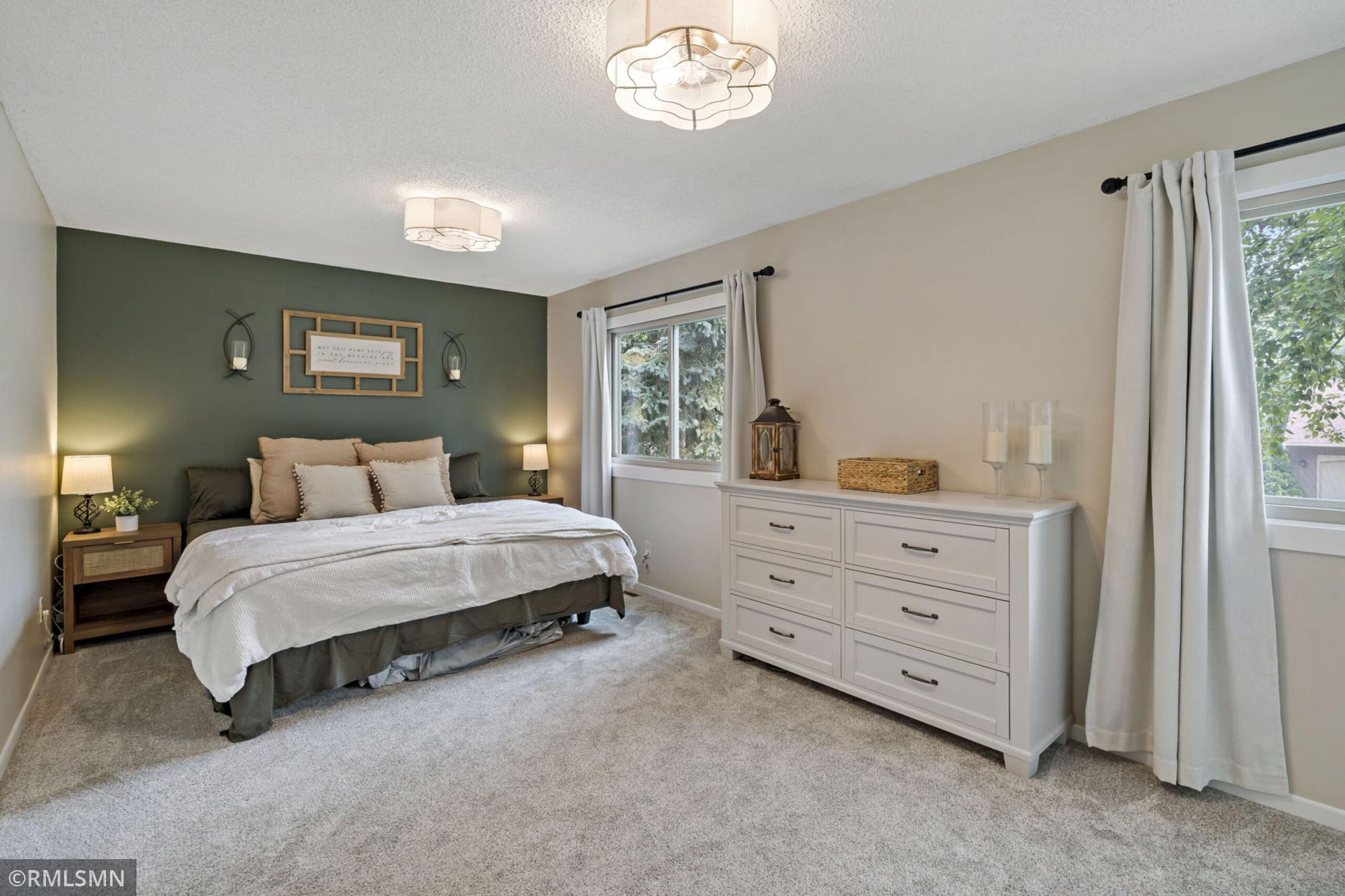 18-web-or-mls-10581_Lake_Fall_Dr_Eden_Prairie_MN_0029.jpg