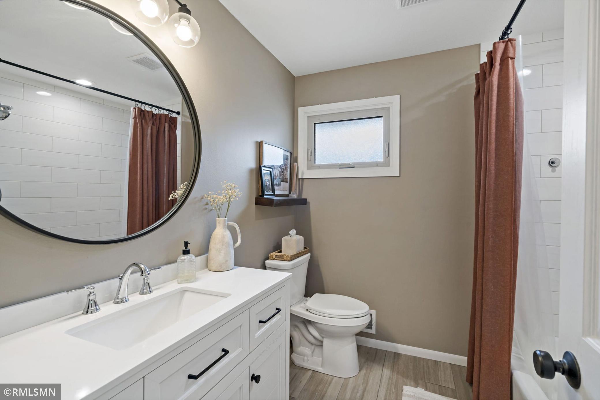 24-web-or-mls-10581_Lake_Fall_Dr_Eden_Prairie_MN_0035.jpg