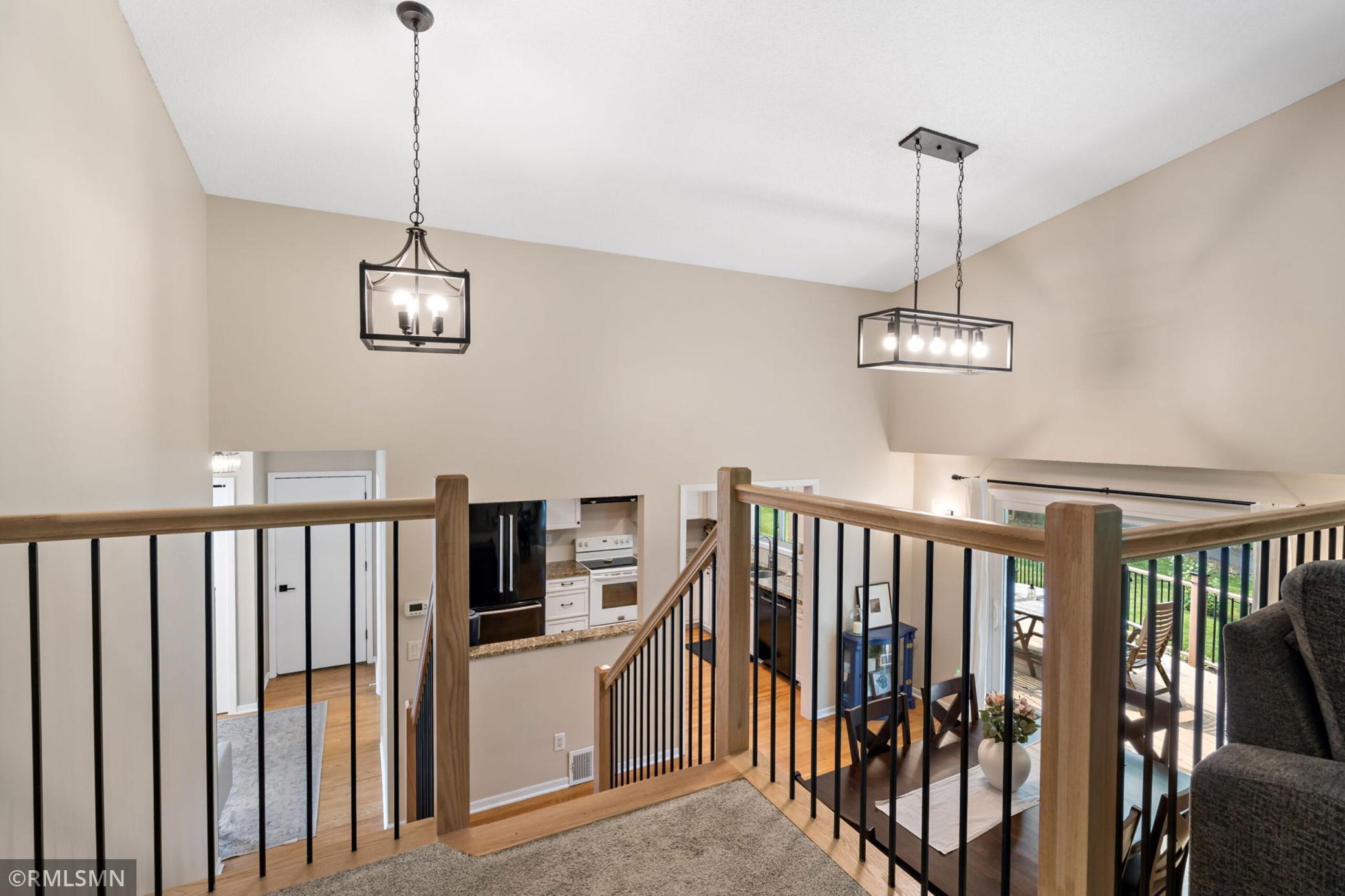 4-web-or-mls-10581_Lake_Fall_Dr_Eden_Prairie_MN_0015.jpg