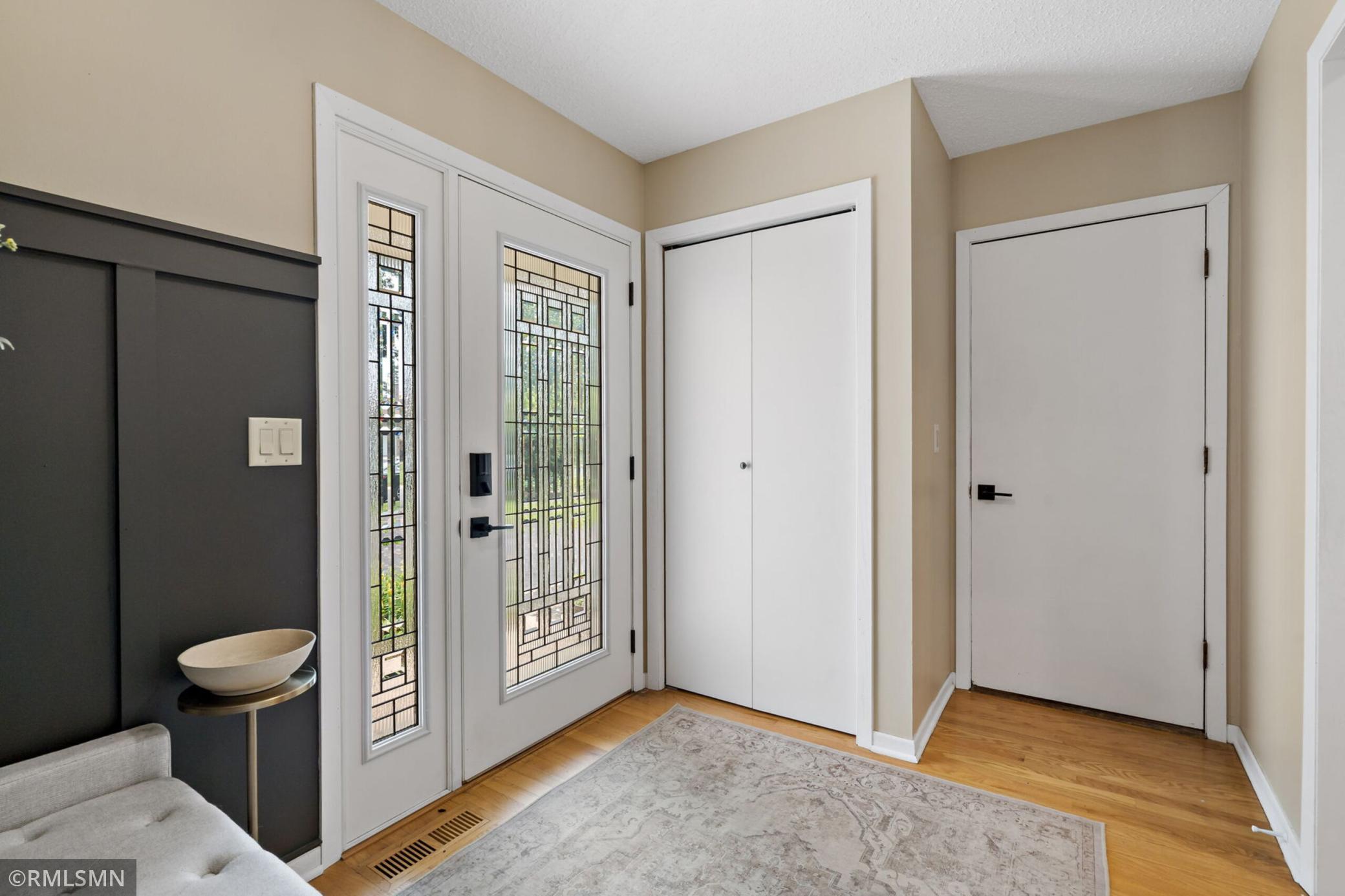 27-web-or-mls-10581_Lake_Fall_Dr_Eden_Prairie_MN_0001.jpg