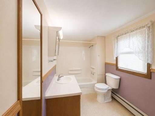 10 Full Bath.jpg