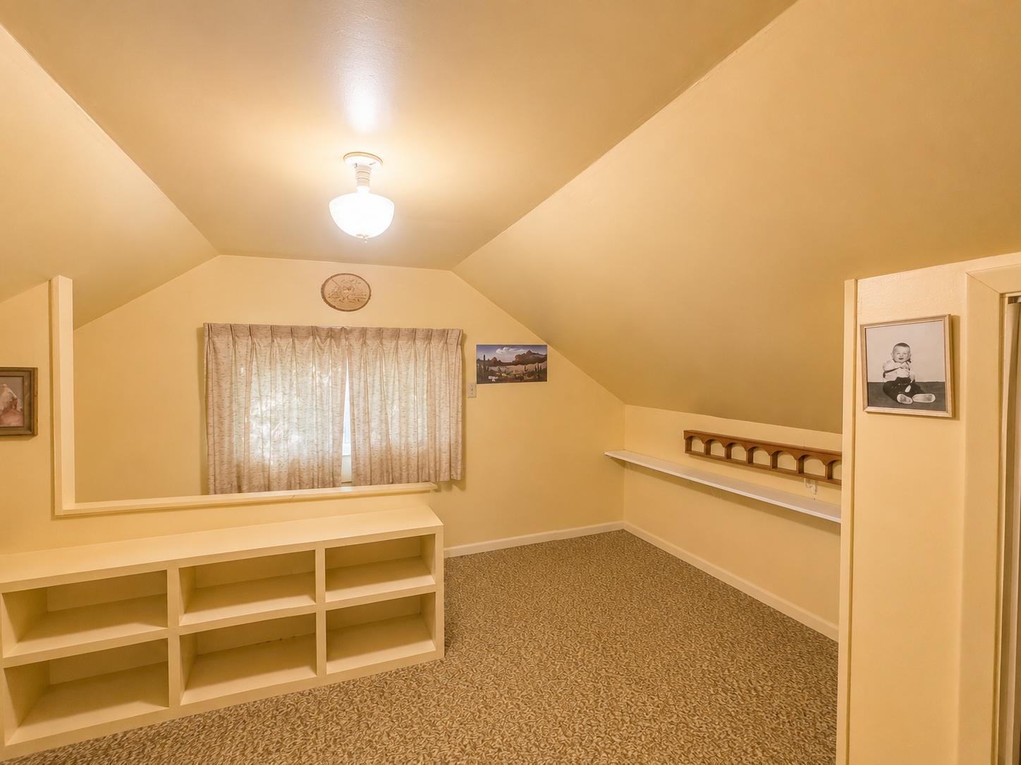 11.1 Upstairs Room.jpg