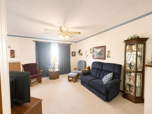 5 Family Room.jpg