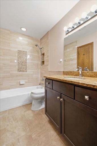 18321 Creeks Bend Drive, Minnetonka, MN 55345