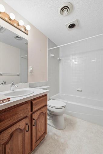 18321 Creeks Bend Drive, Minnetonka, MN 55345