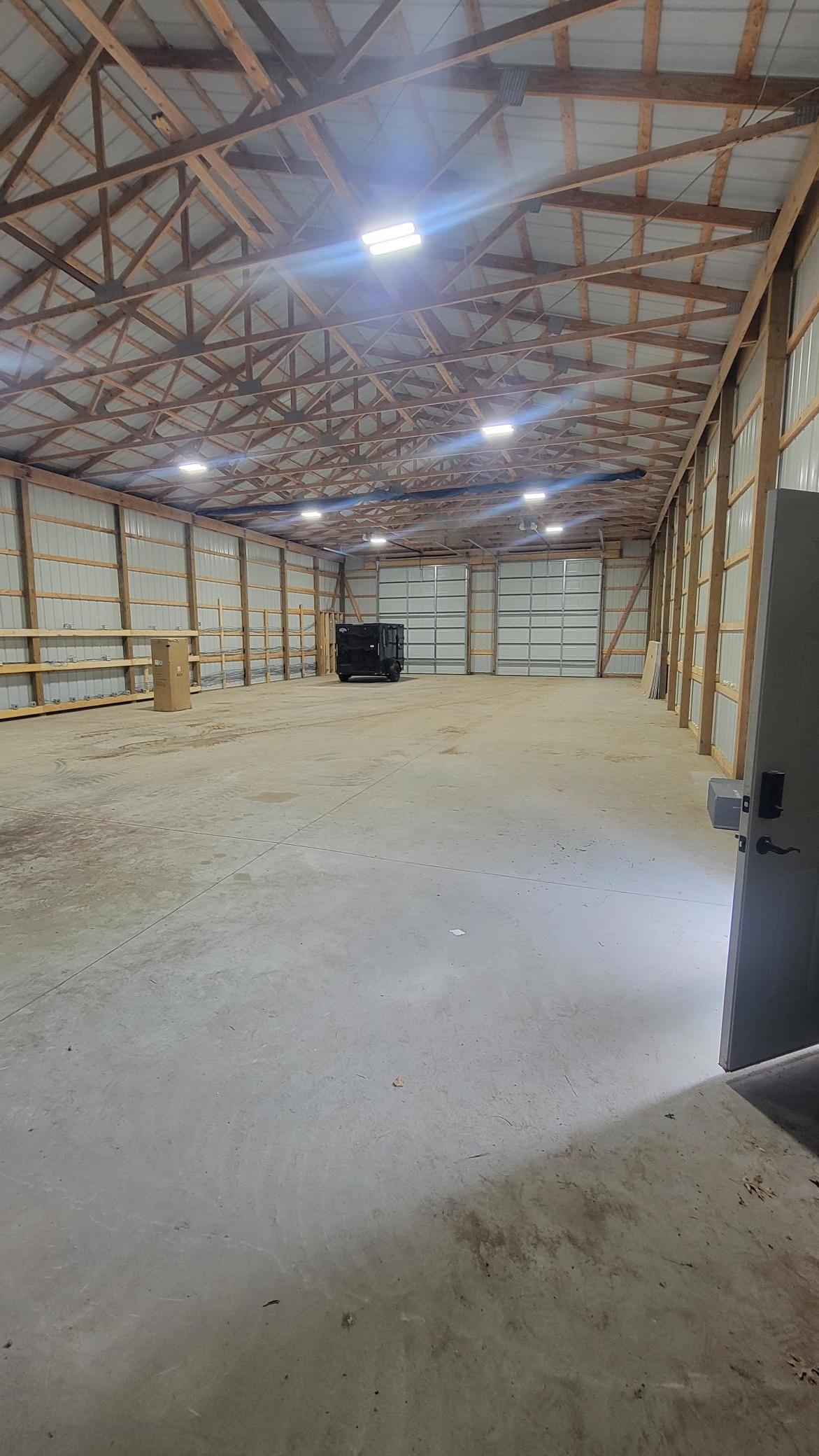 Expansive interior of the 40' x 80' building offers flexible space for commercial, storage, or contractor use