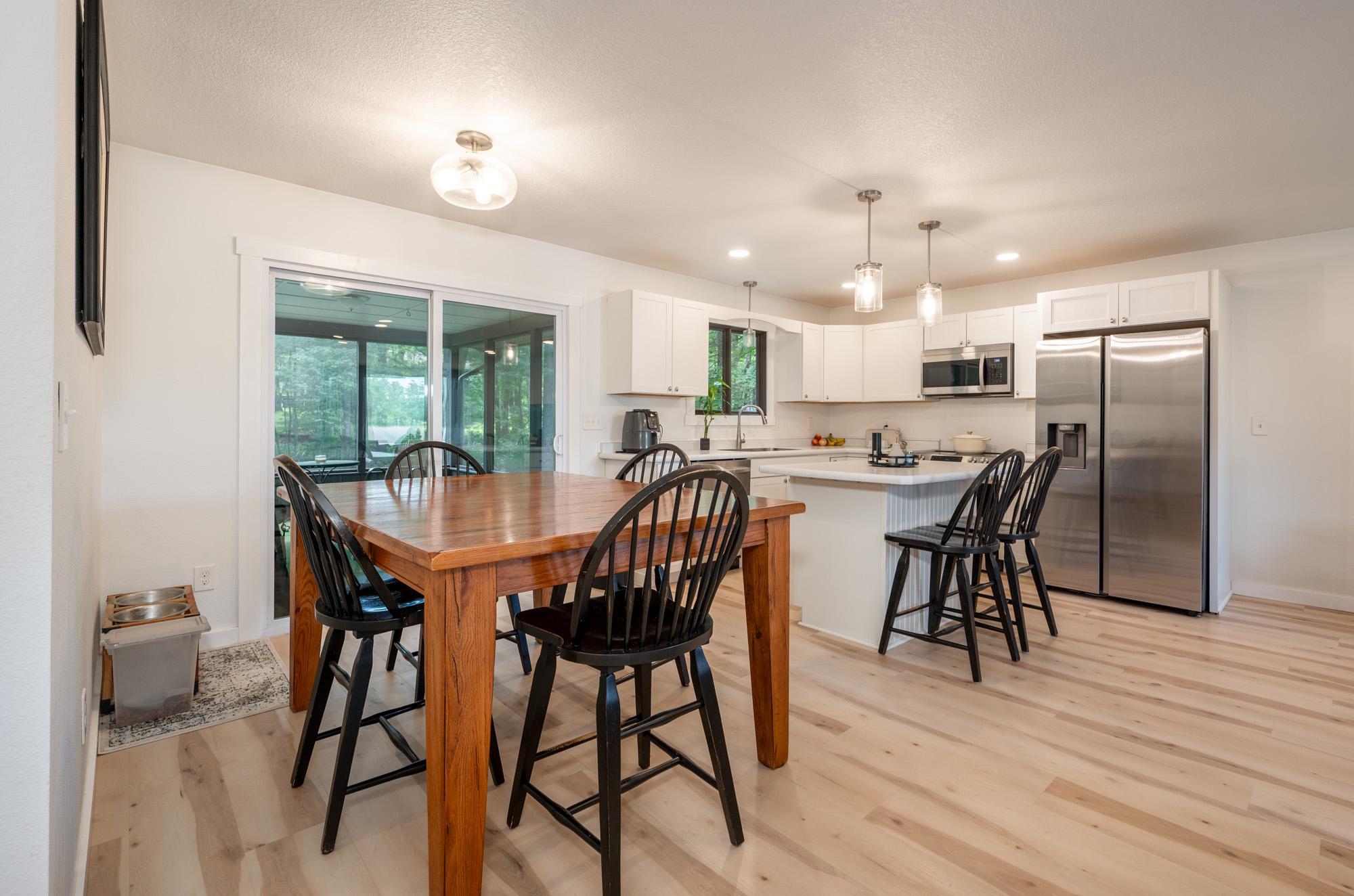 Dining & kitchen