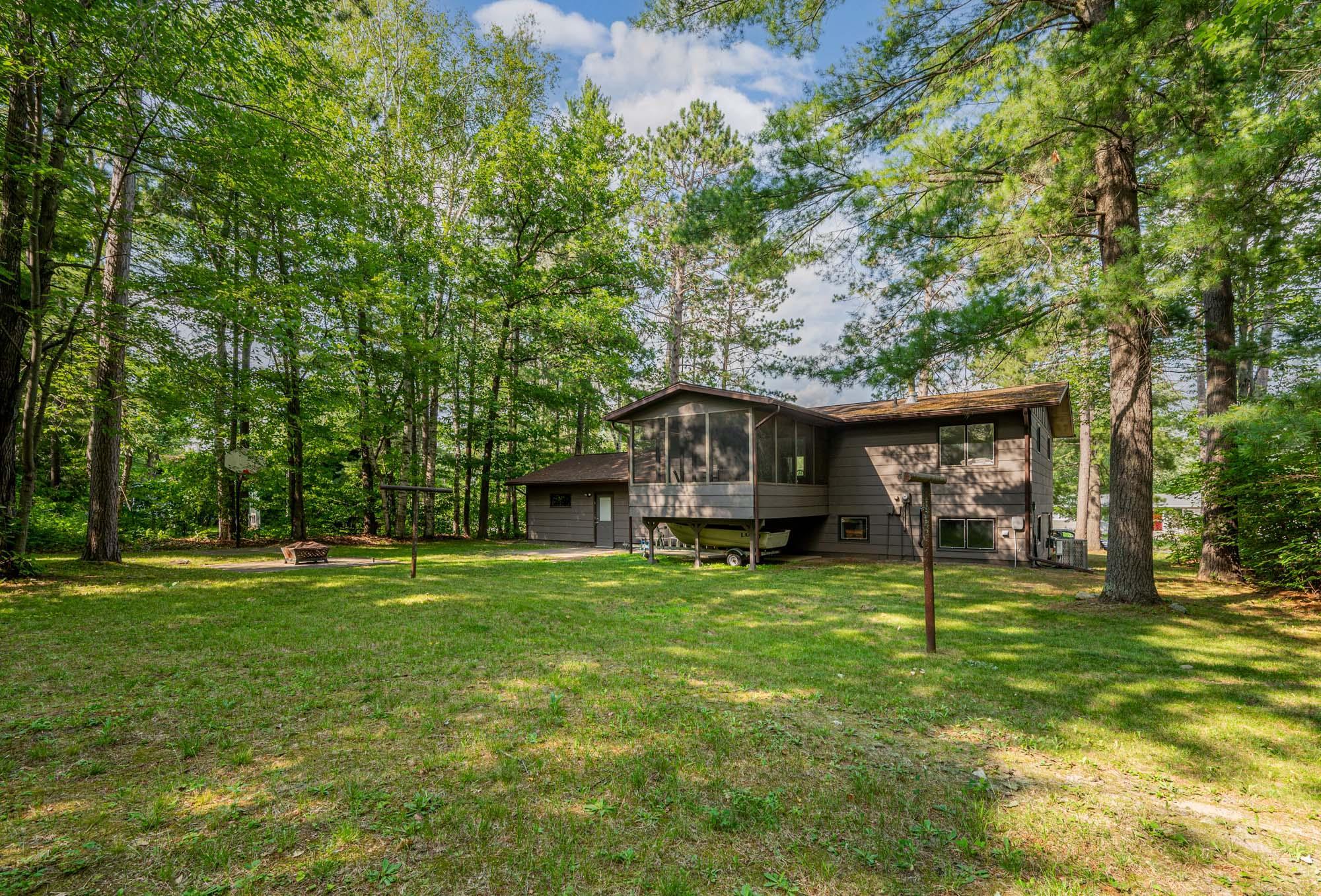 Huge, private back yard