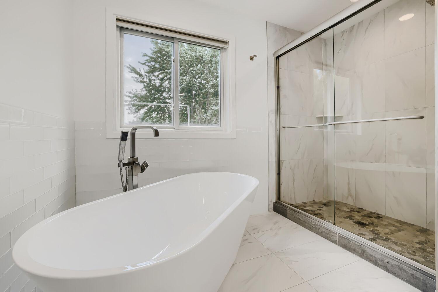 25 Bath.jpg