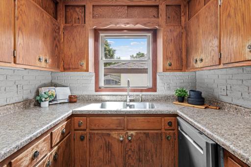 Plenty of workspace for meals, prep and entertaining.