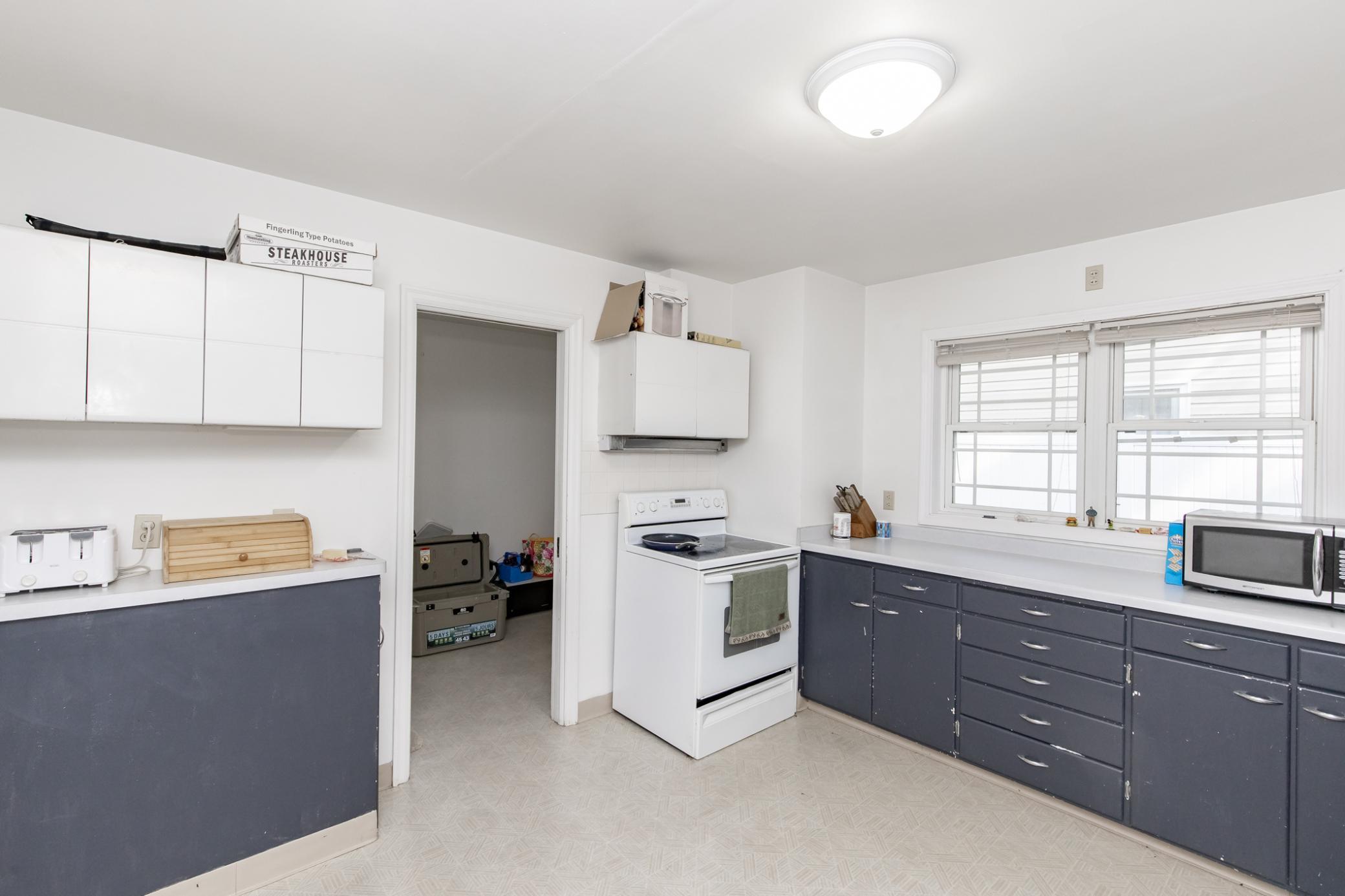 1603 Kitchen