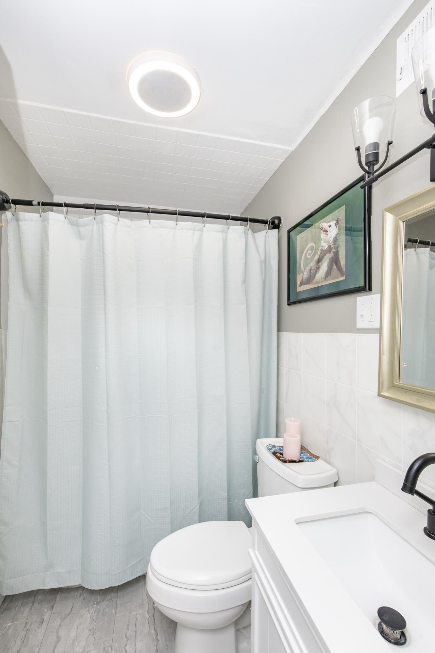 1601 Bathroom