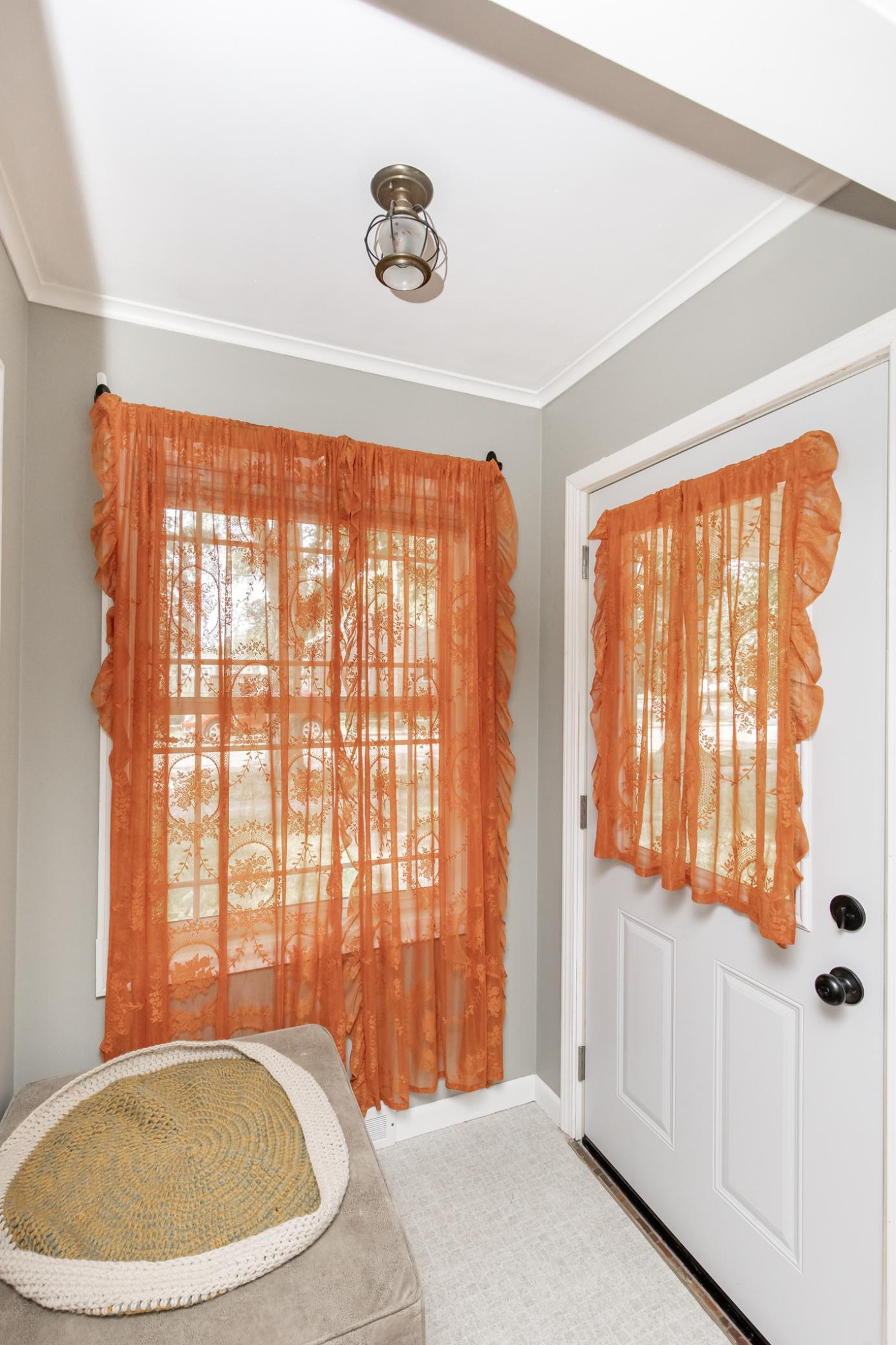1601 Entryway