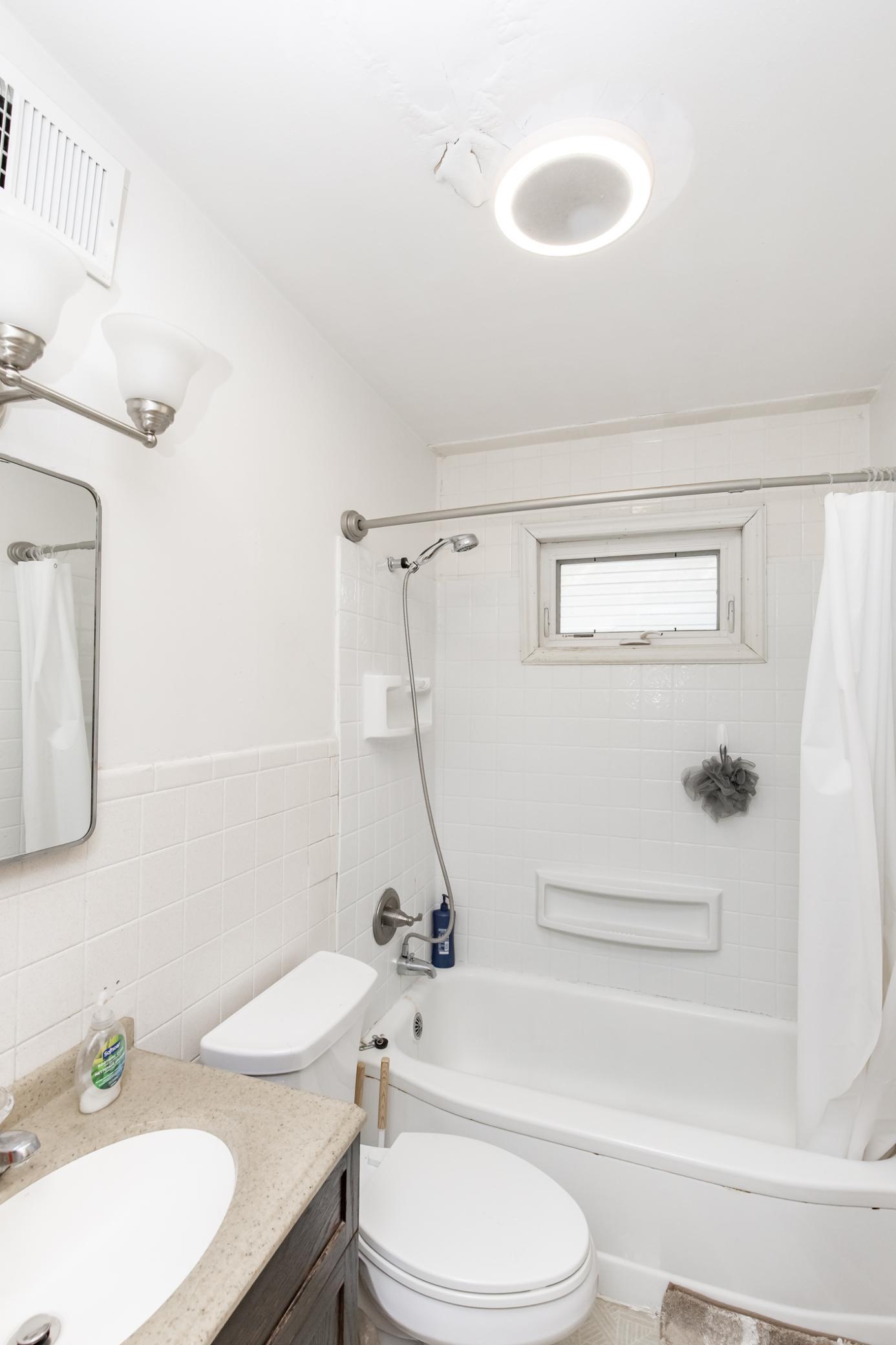 1603 Bathroom