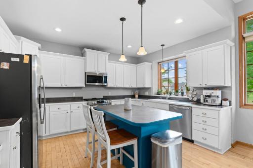 16-web-or-mls-1361 Foxtail Glen-16.jpg