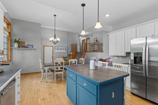 19-web-or-mls-1361 Foxtail Glen-19.jpg